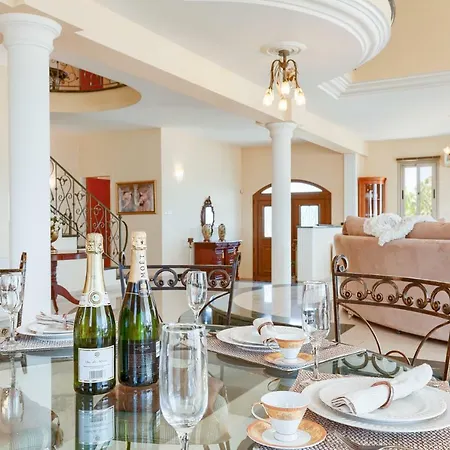 Sea Caves Villa