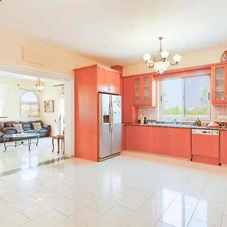 Sea Caves Villa